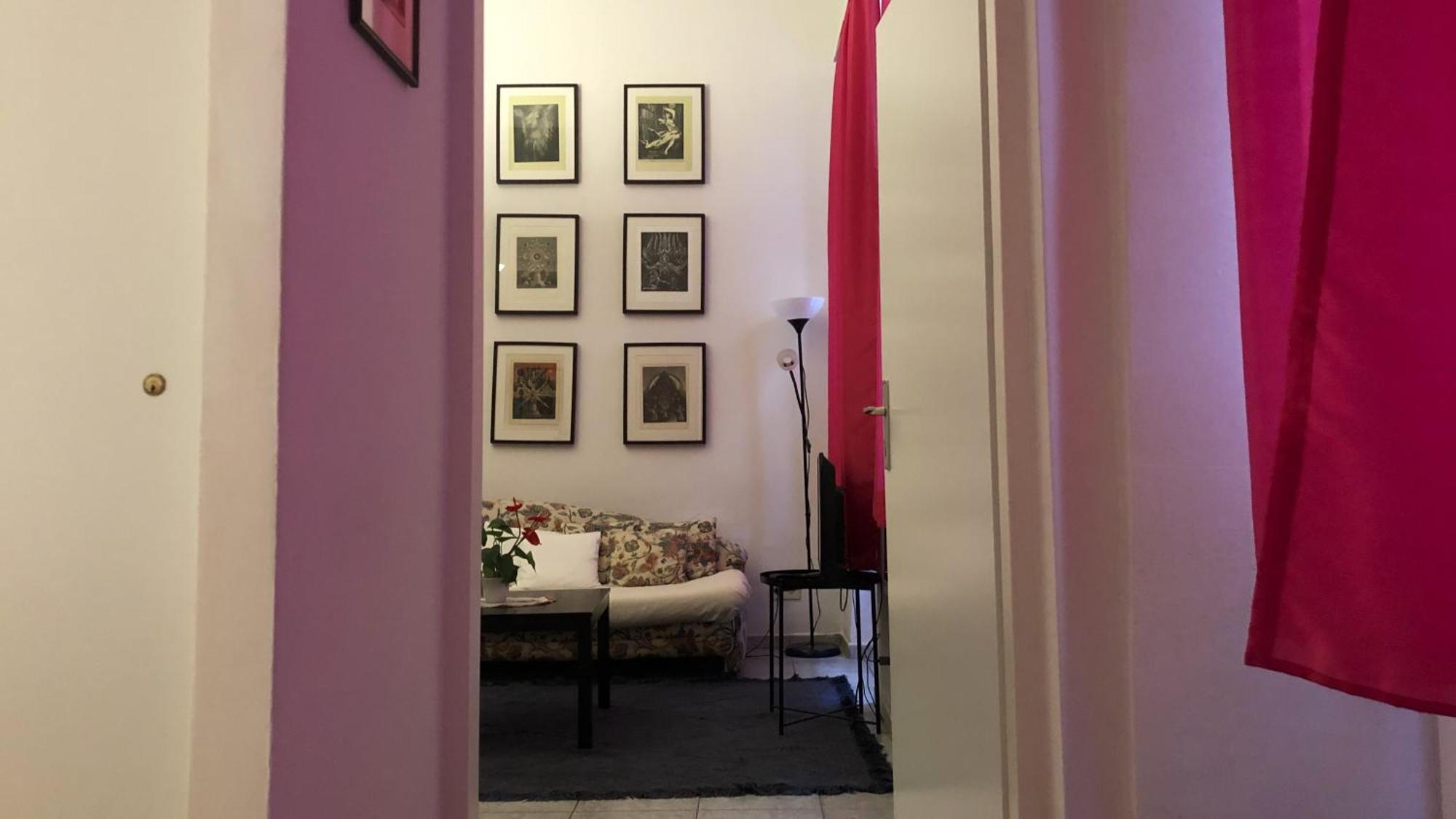 In A Viennese Traditional Building, Location * Wien